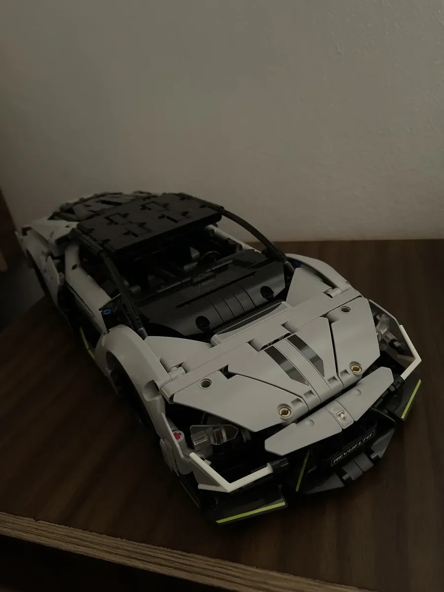 Technic Lamborghini Revuelto